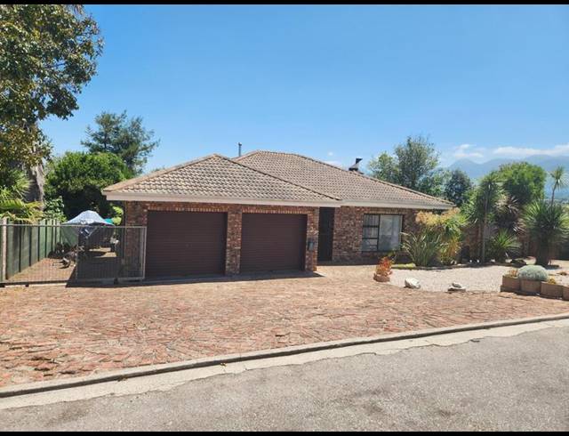 4 BEDROOM HOUSE FOR SALE IN ROOI RIVIER RIF
